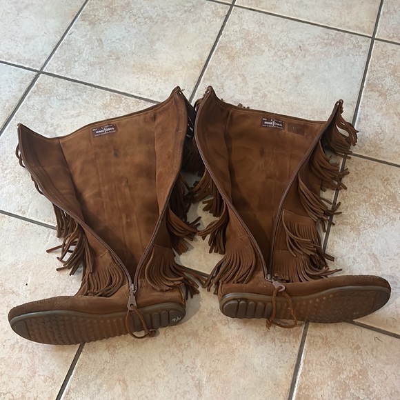 Minnetonka Moccasin 100% Leather 5 Tier Fringe Boots, Sz 6‎ - Picture 5 of 11
